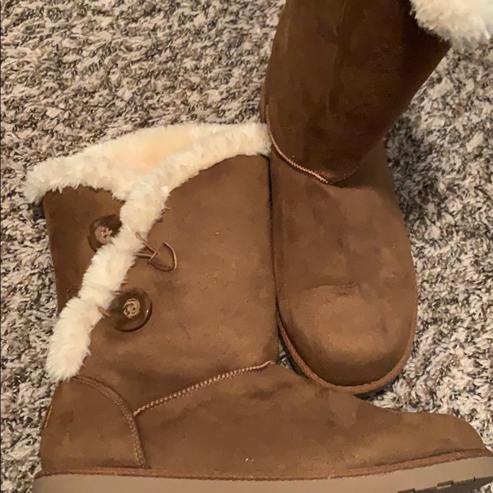 Winter boots - Picture 1 of 2